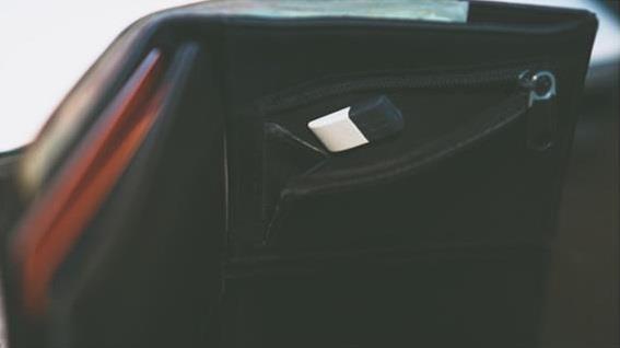 بهذا اللاصق.. لن تضيع أشياؤك بعد اليوم