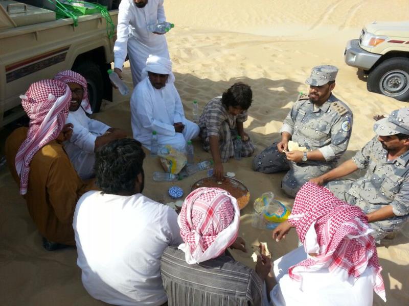 حرس الحدود يعثر على إماراتيين ضلوا طريقهم في الربع الخالي
