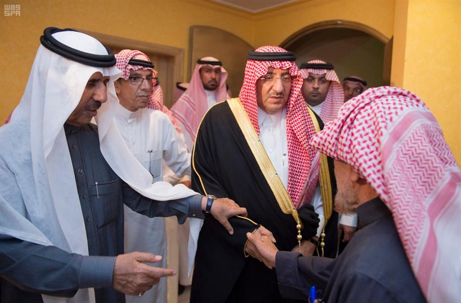 بالصور.. نائب الملك يزور منزل عائلة مدير مرور ضرماء لتقديم واجب العزاء فيه وفي زوجته وابنتيه