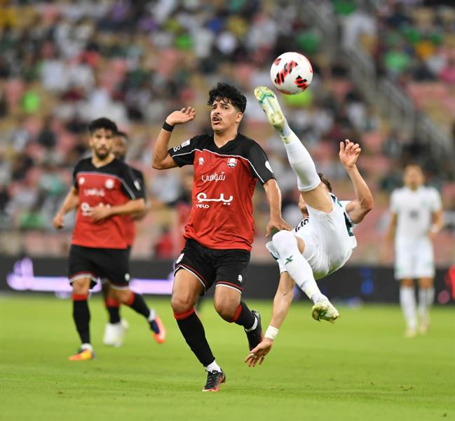 مباراة الأهلي والرائد