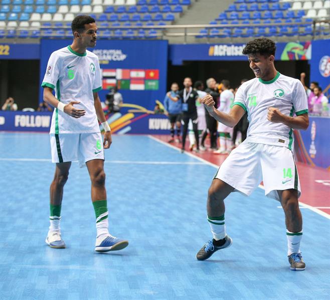 أخضر الصالات أخضر الصالات