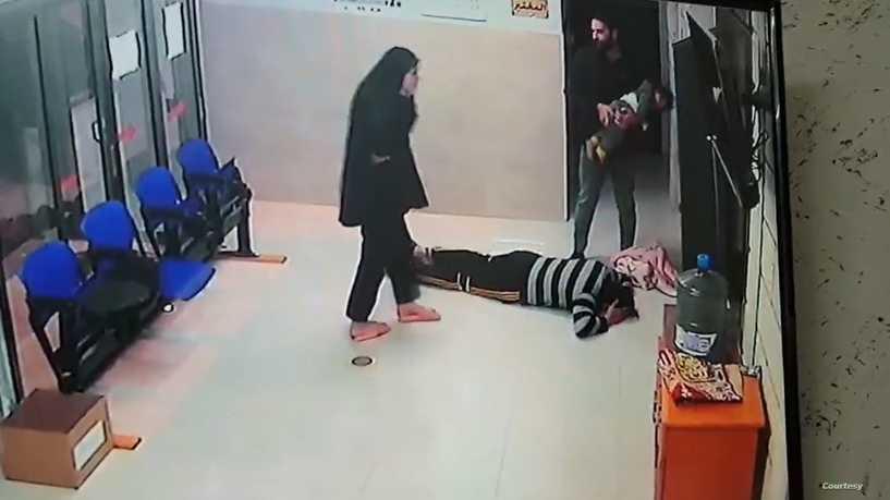 طبيب فلسطيني ينقذ طفله