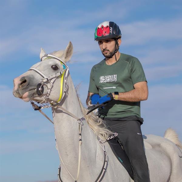 صور.. ولي عهد دبي يشارك في كأس الملك للقدرة والتحمل بالعلا صور.. ولي عهد دبي يشارك في كأس الملك للقدرة والتحمل بالعلا