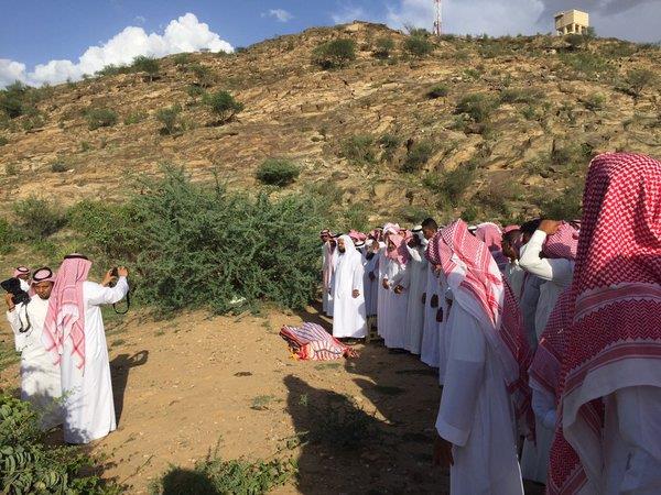 بالصور.. أهالي الريش يشيعون 