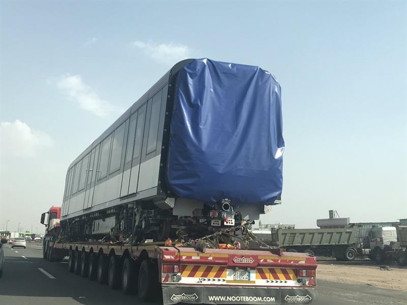 بالصور.. مجموعة جديدة من عربات قطار الرياض للمسار البنفسجي وهي في طريقها للرياض
