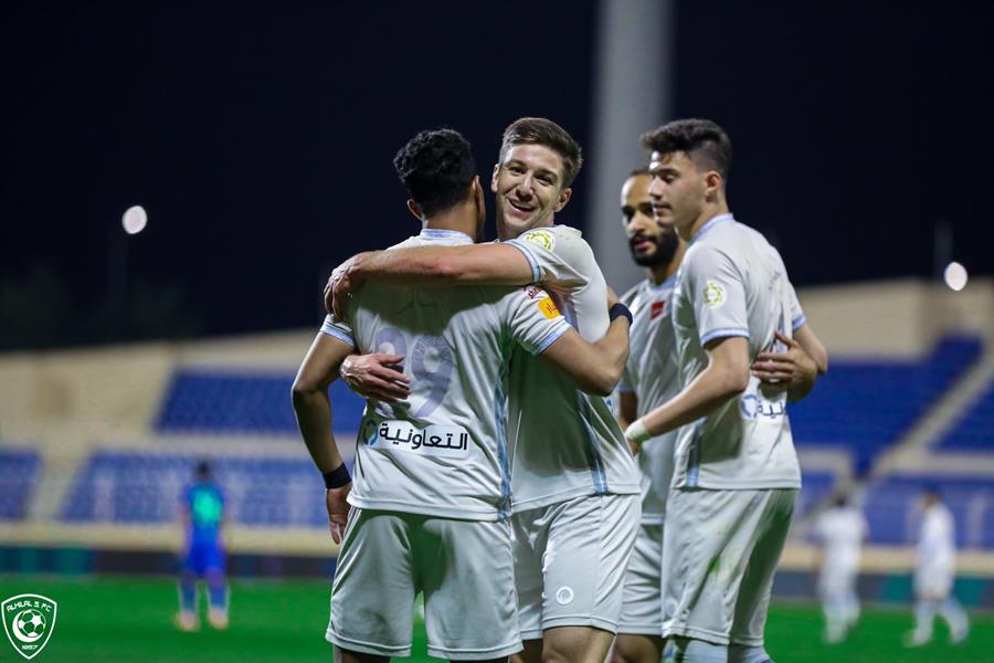 مباراة الهلال والفتح