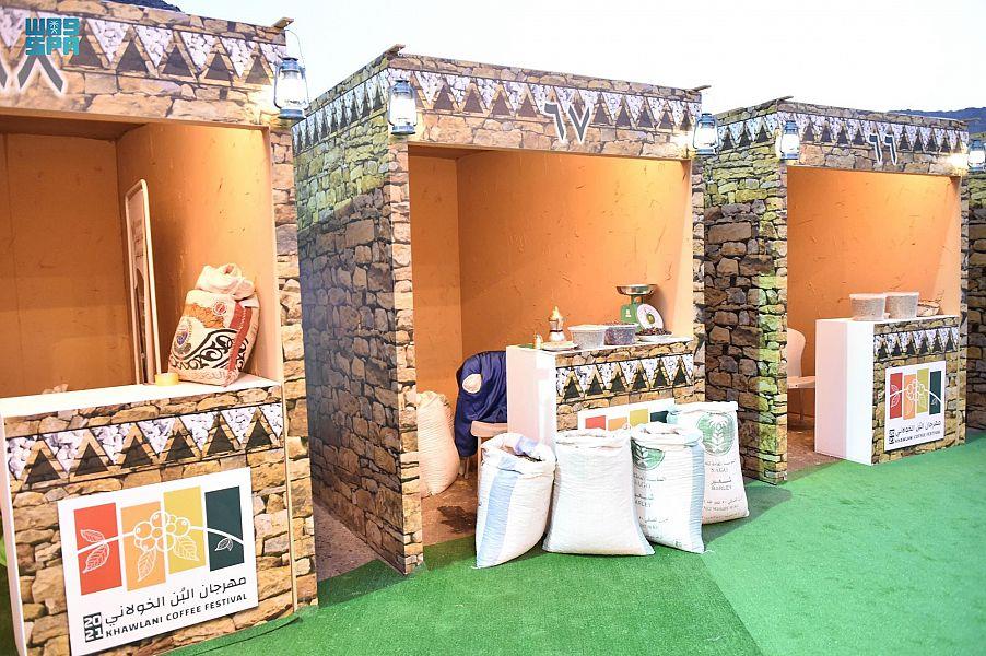  إقبال واسع على مهرجان البن بجازان (صور) 