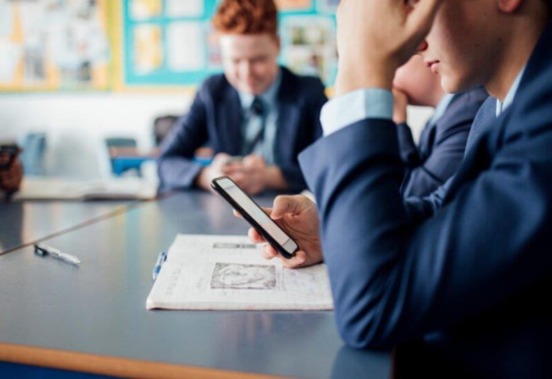 تطبيق يمكّن الطلاب من الغش في الاختبارات
