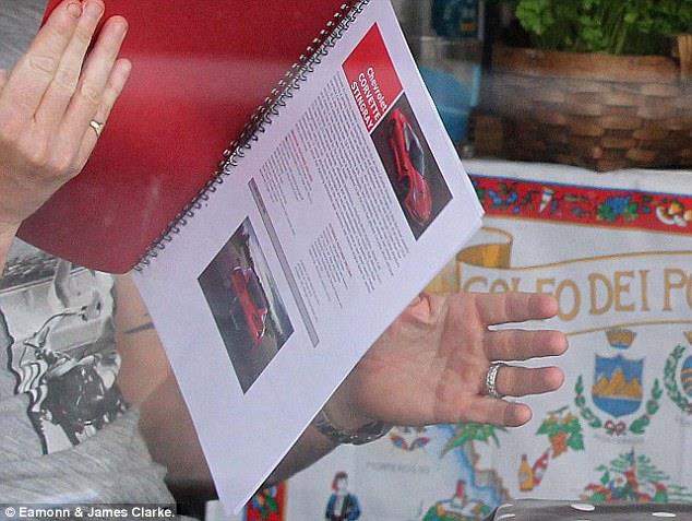 سيارات فان بيرسي الفارهه