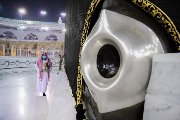  تطييب الكعبة المشرفة