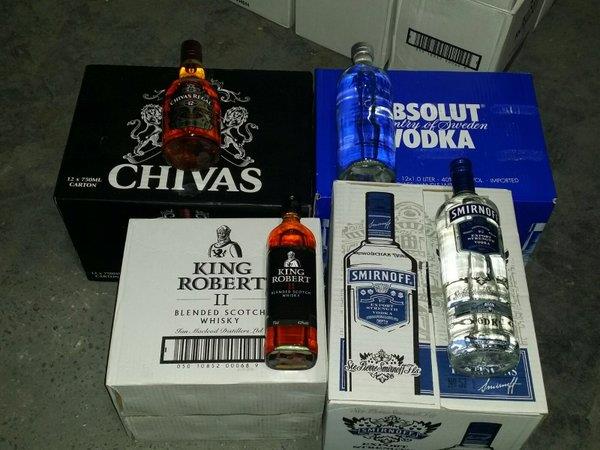 إحباط تهريب أكثر من 20 ألف زجاجة خمر إحباط تهريب أكثر من 20 ألف زجاجة خمر