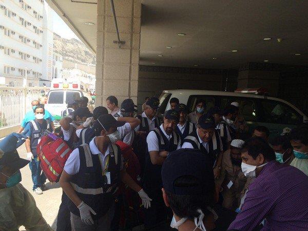 وزير الصحة يقف على استقبال حالات التدافع بـ