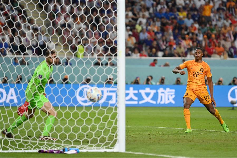 هولندا تعبر أمريكا بثلاثية وتصعد لربع نهائي كأس العالم 