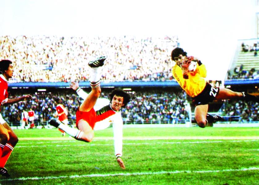 تونس أول منتخب يحقق فوزًا في المونديال 