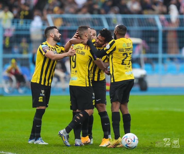 الاتحاد يصعد لوصافة الدوري بثنائية في الباطن 