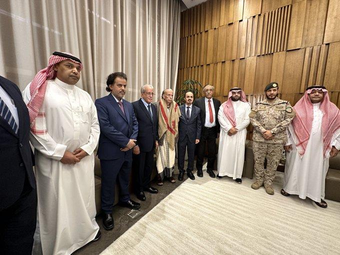 وزير الإعلام اليمني: إطلاق سراح اللواء ناصر هادي ووصوله إلى الرياض وزير الإعلام اليمني: إطلاق سراح اللواء ناصر هادي ووصوله إلى الرياض