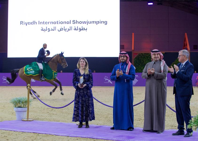 تتويج الفائزين بشوط الجائزة الكبرى بمنافسات بطولة الرياض الدولية