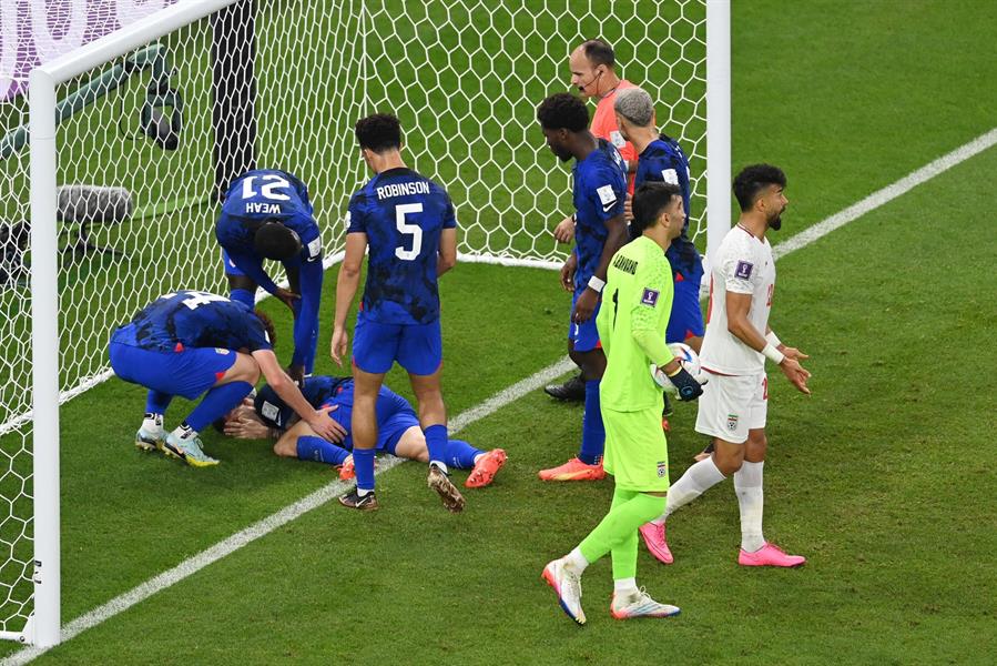  أمريكا تحصد بطاقة التأهل لدور الـ 16 على حساب إيران