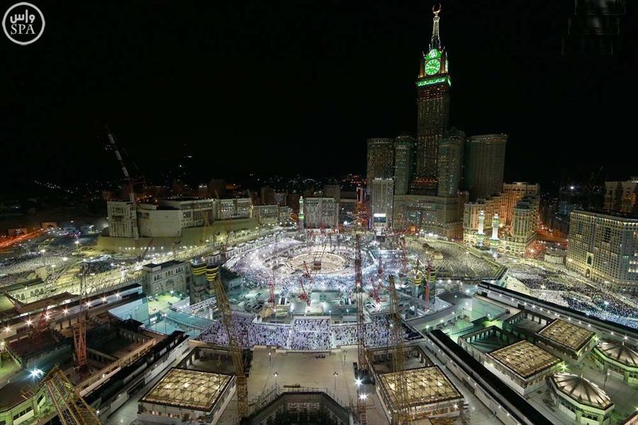 أخبار 24 بالصور جموع المصلين يملأون المسجد الحرام والمسجد النبوي في ليلة ختم القرآن