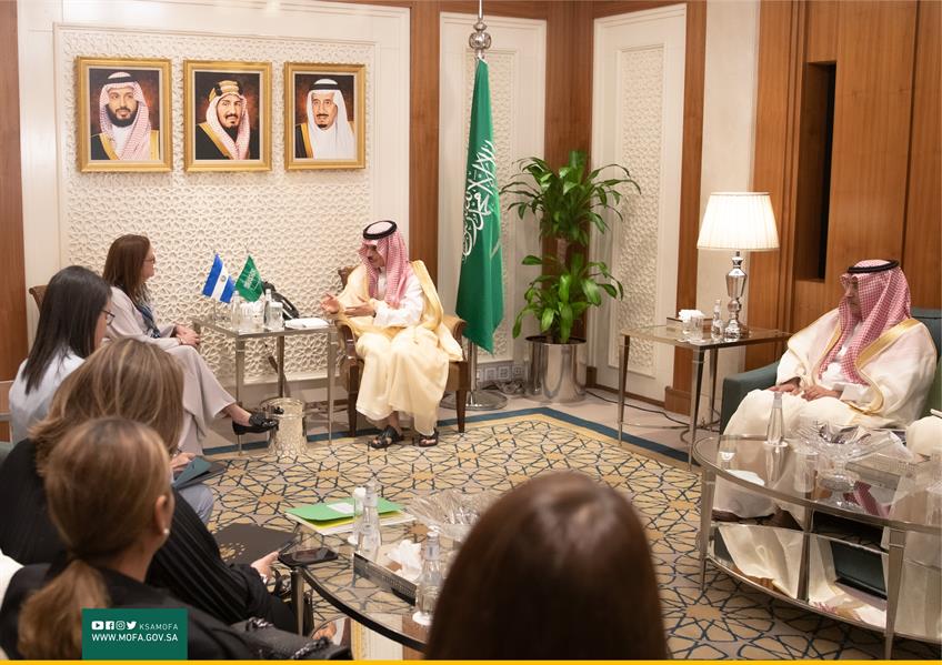 وزير الخارجية يستقبل وزيرة خارجية السلفادور ويبحثان عدة موضوعات