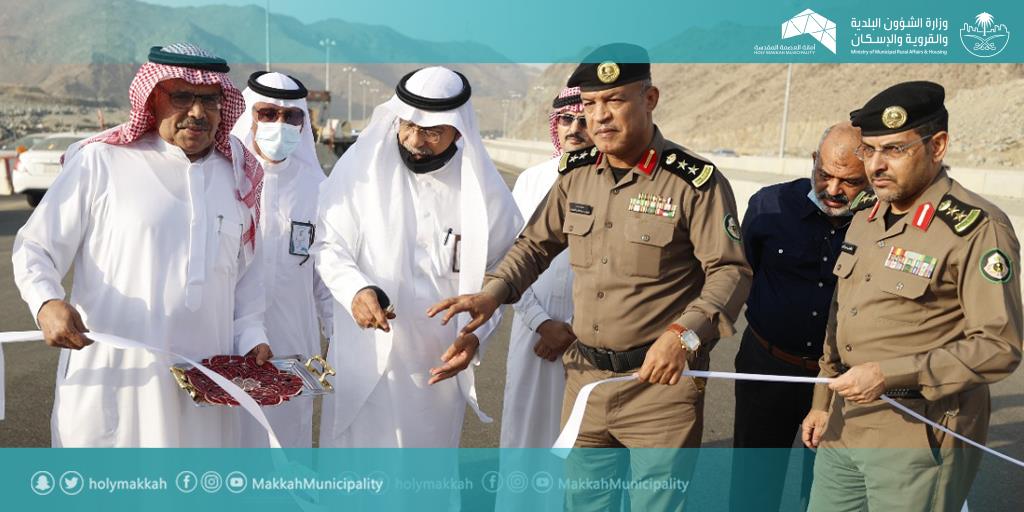 افتتاح تقاطع الطائف - السيل مع طريق المدينة المنورة بطول 9 كلم افتتاح تقاطع الطائف - السيل مع طريق المدينة المنورة بطول 9 كلم
