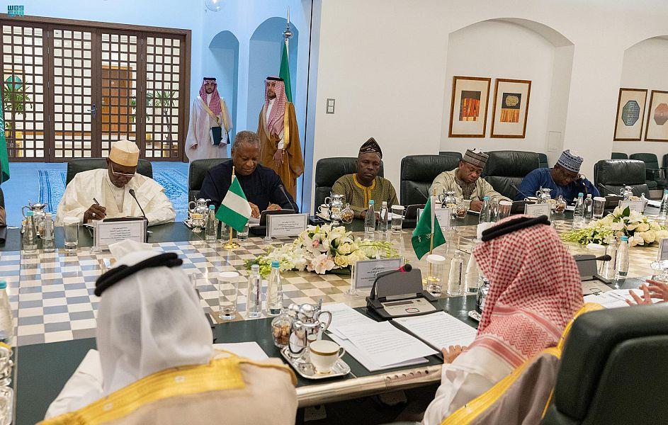وزير الخارجية يستقبل نظيره النيجيري ويعقدان اجتماعاً لتطوير العلاقات المشتركة بين البلدين  