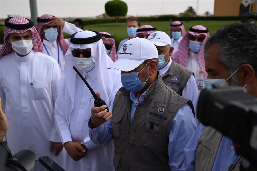 أول طائرة للمسح الجيوفيزيائي 