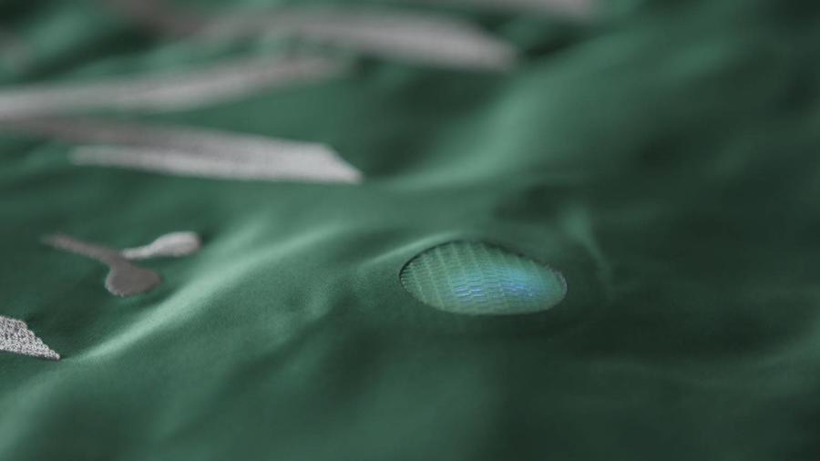 يُمكّن الصم من الإحساس بالنشيد الوطني.. 