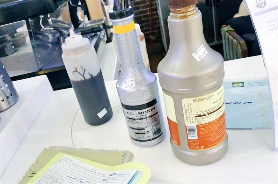 مصادرة مواد غذائية وتحرير 4 مخالفات بعرعر 