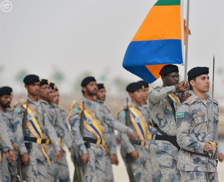 لقطات مميزة من العرض العسكري الختامي لتمرين رعد الشمال