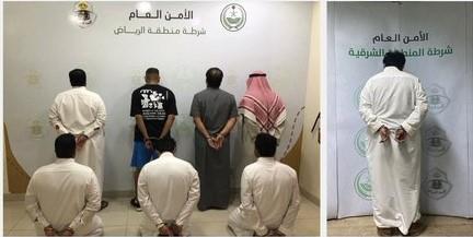 ضبط 8 مواطنين ووافد بعد تداول فيديو اشتعال مركبة وإطلاق نار في معرض للسيارات ضبط 8 مواطنين ووافد بعد تداول فيديو اشتعال مركبة وإطلاق نار في معرض للسيارات