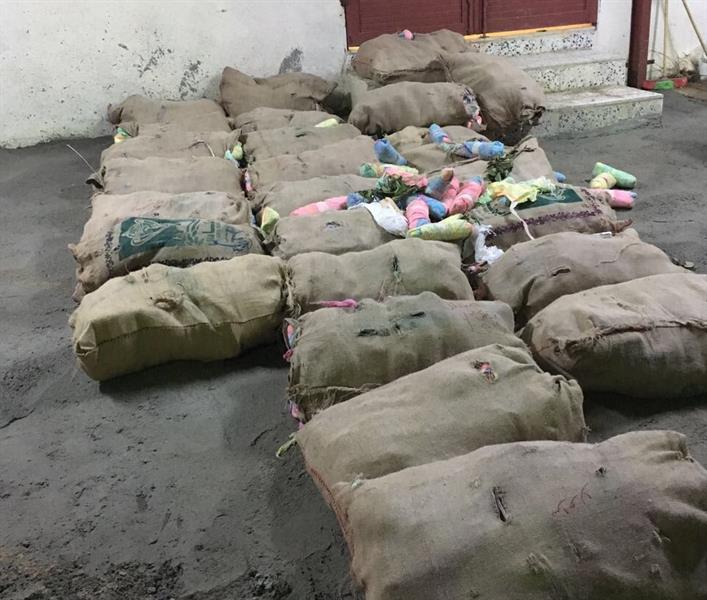 اﻹطاحة ب76 مخالفا وضبط كميات من نبات القات والمركبات المسروقة بجبال الحشر اﻹطاحة ب76 مخالفا وضبط كميات من نبات القات والمركبات المسروقة بجبال الحشر