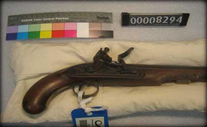 مسدس المستكشف البريطاني جيمس كوك