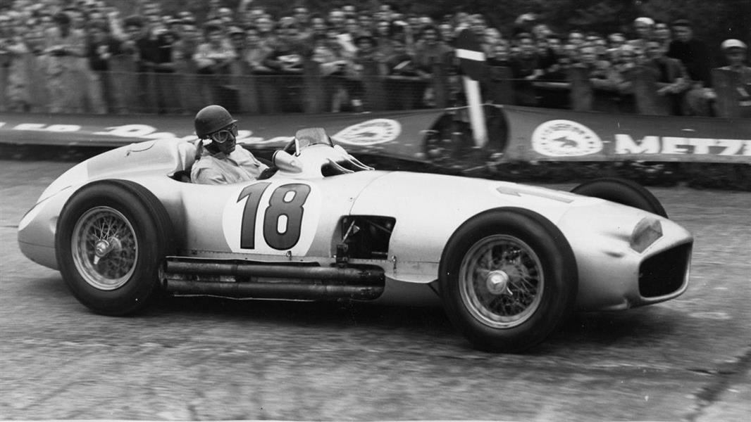 رقم 4: مرسيدس بنز دبليو 196