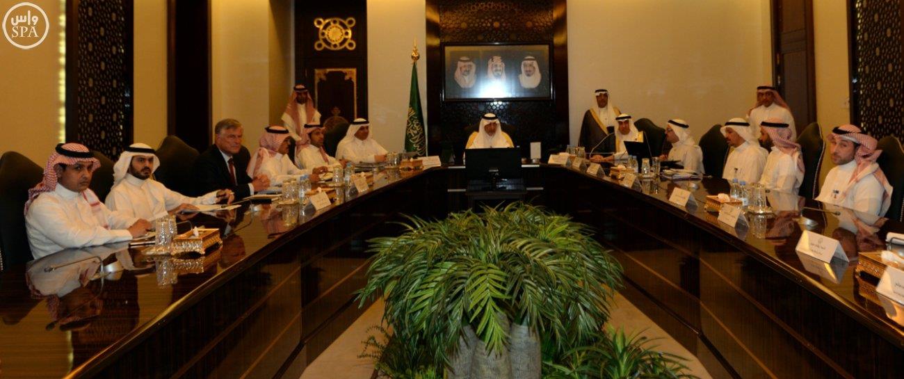  أمير منطقة مكة المكرمة يوجه بتسريع العمل بمشروع النقل العام بجدة