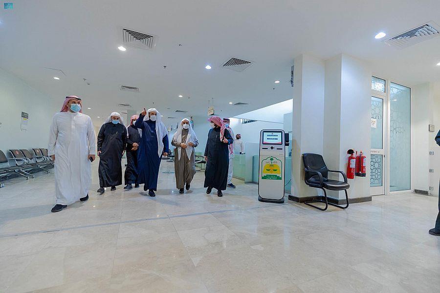 تُدار بطاقم نسائي 100%.. وزير العدل يتفقد محكمة الأحوال الشخصية بالدمام تُدار بطاقم نسائي 100%.. وزير العدل يتفقد محكمة الأحوال الشخصية بالدمام