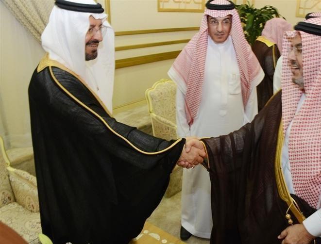 أمير منطقة حائل يستقبل والد قاتل ابن عمه بمحافظة الشملي