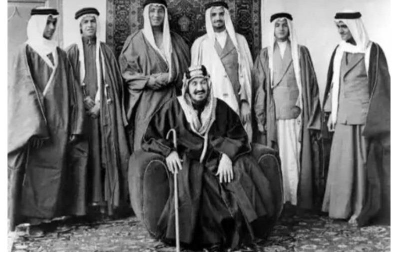 الملك عبد العزيز بن عبد الرحمن آل سعود الملك عبد العزيز بن عبد الرحمن آل سعود