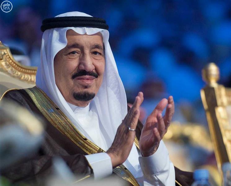 خادم الحرمين الشريفين يرعى حفل تخريج الدفعة خادم الحرمين الشريفين يرعى حفل تخريج الدفعة