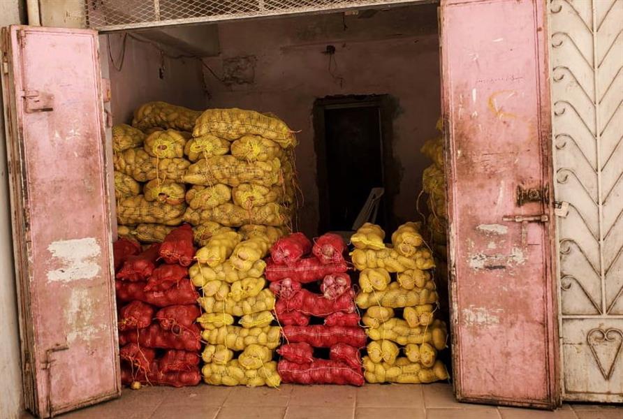 مصادرة 8 أطنان من الخضروات والمواد الغذائية من سوق الخالدية بمكة