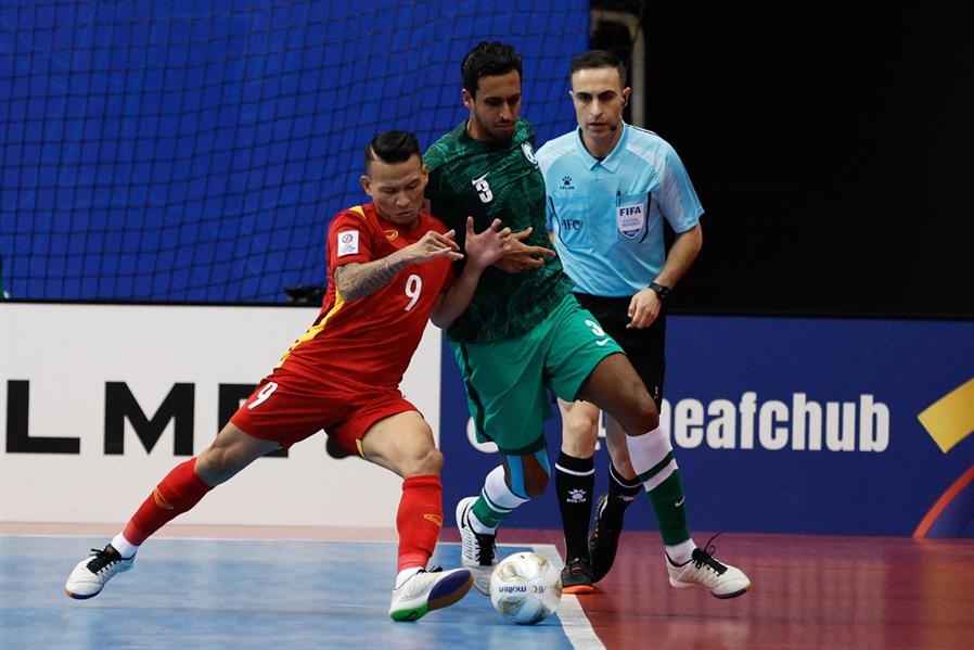 أخضر الصالات أخضر الصالات