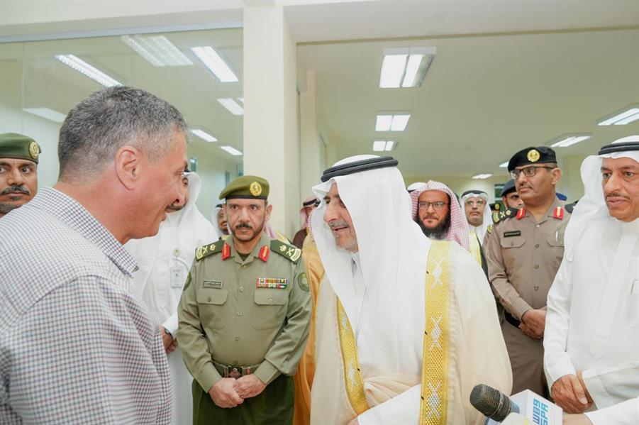 أمير تبوك يزور منفذ حالة عمار أمير تبوك يزور منفذ حالة عمار