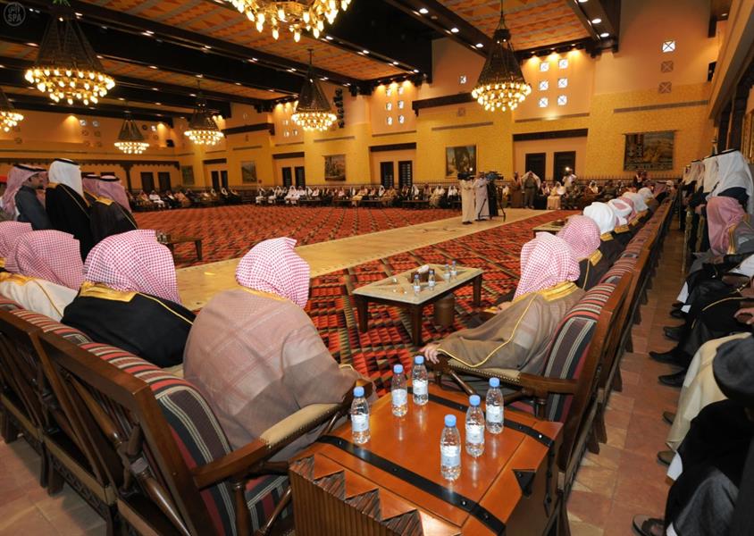 سمو أمير عسير يستقبل جموع المعزين والمبايعين