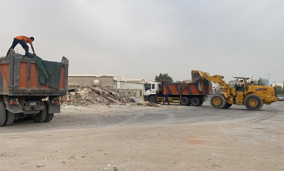 إزالة مبانٍ آيلة للسقوط في الخبر والدمام