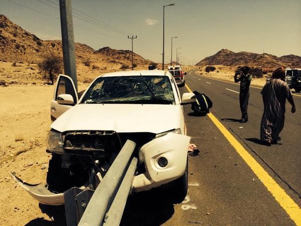 سياج حديدي يخترق مركبة ويقتل مواطنًا ستينيًا بـ