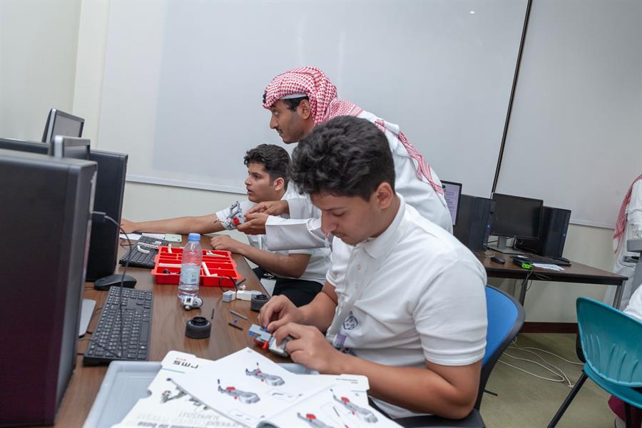 انطلاق المعسكر العلمي لأيتام المملكة بمسارات علمية وإثرائية وترفيهية بالشرقية
