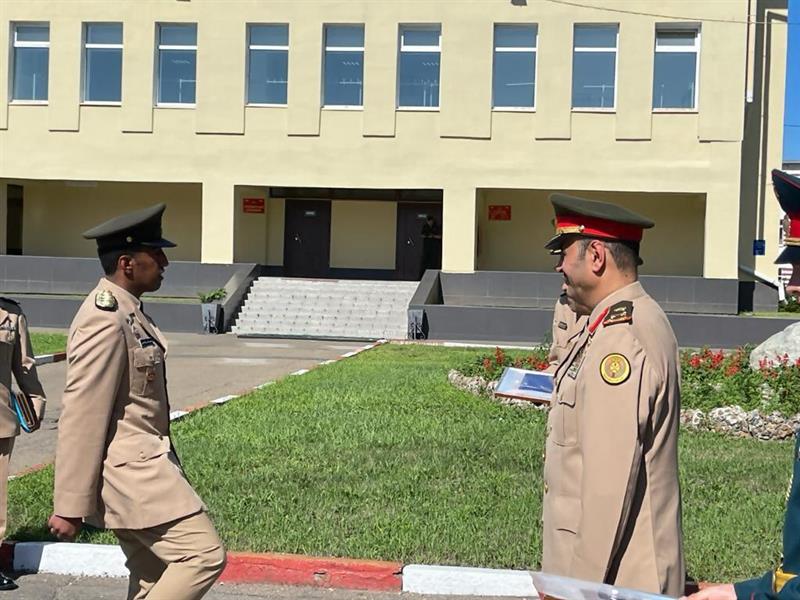 قائد كلية الملك عبدالعزيز الحربية يشهد تخريج طلبة القوات البرية السعودية المبتعثين لروسيا 