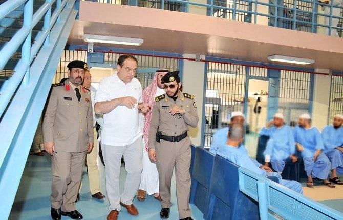 «كلاب بوليسية» للسيطرة على تسريب المخدرات بسجون الرياض