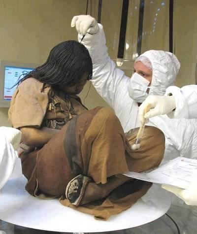 جثة فتاة متجمدة