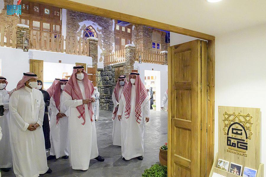 أمير المدينة المنورة يُدشن مشروع أمير المدينة المنورة يُدشن مشروع